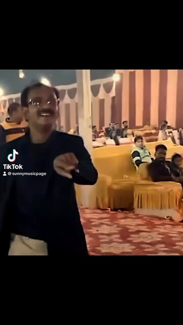 Funny dancing video 🤣