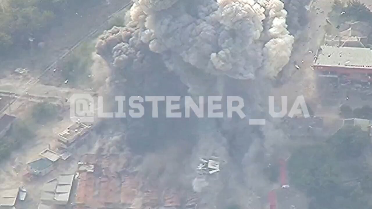 A beautiful strike of an FAB with UMPK on an enemy target in Kupyansk.