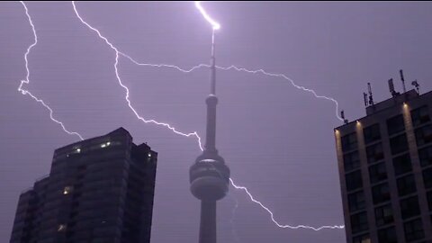 Toronto CN Tower Lightning Struck multiple times 4K 2022
