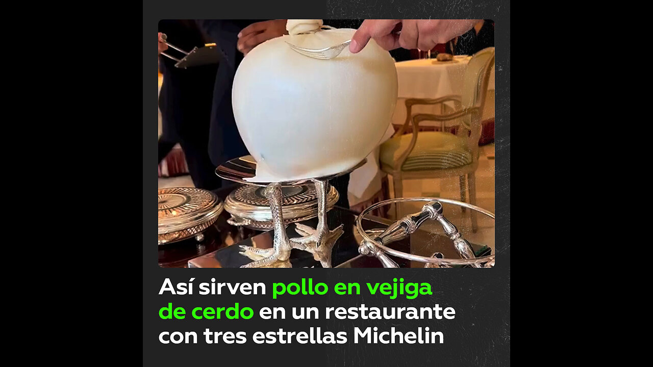 Pollo en vejiga de cerdo en un restaurante con tres estrellas Michelin