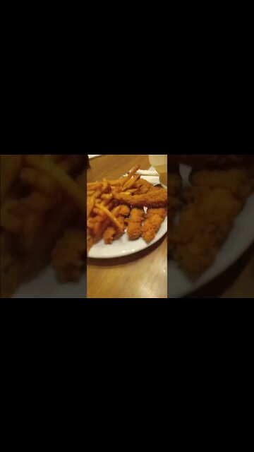 Dennys at 2 am #dennys #fast #fastfood #mukbang #mukbangvideo #fish #restaurantstyle #restaurante