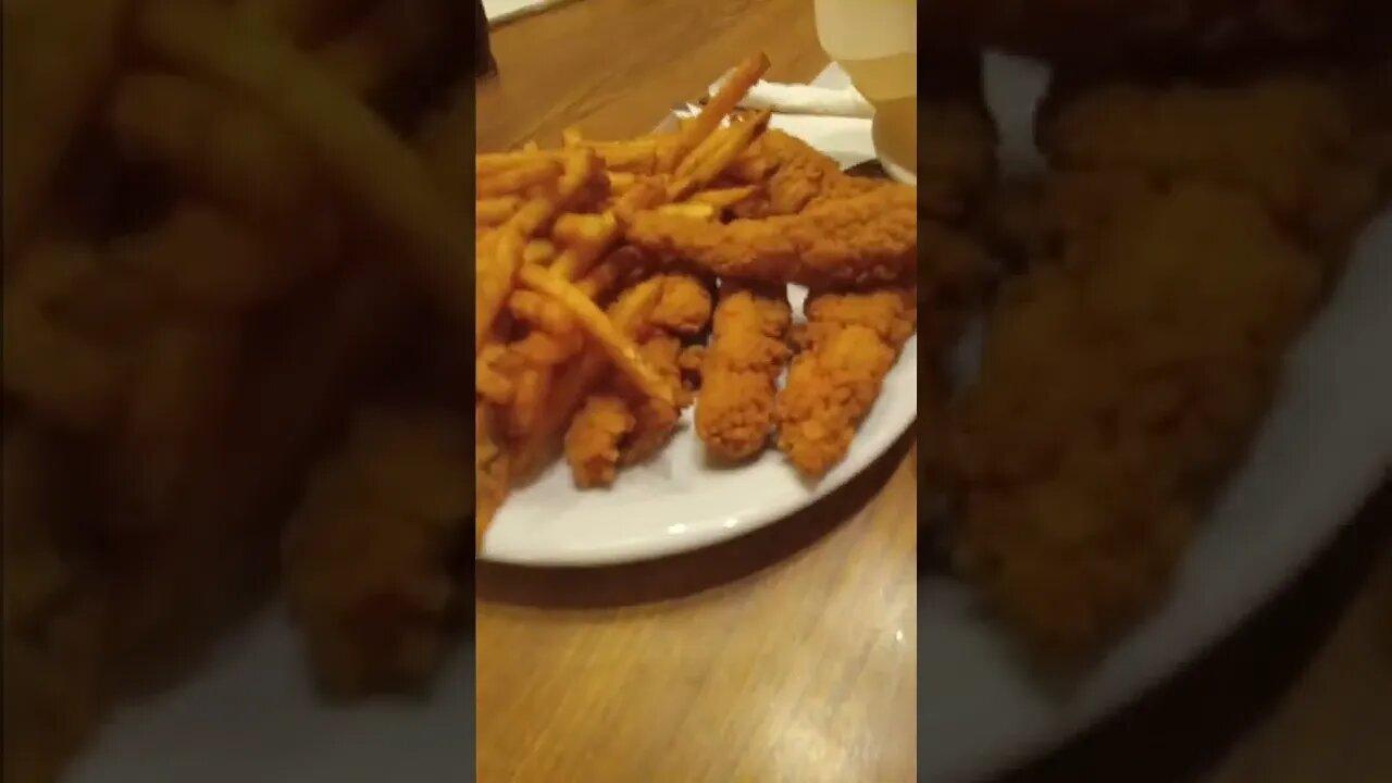 Dennys at 2 am #dennys #fast #fastfood #mukbang #mukbangvideo #fish #restaurantstyle #restaurante