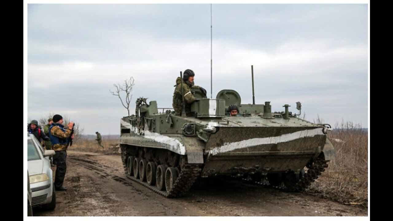 🔴 Ukraine War - Russian Tank Fires Directly At Residential Building •