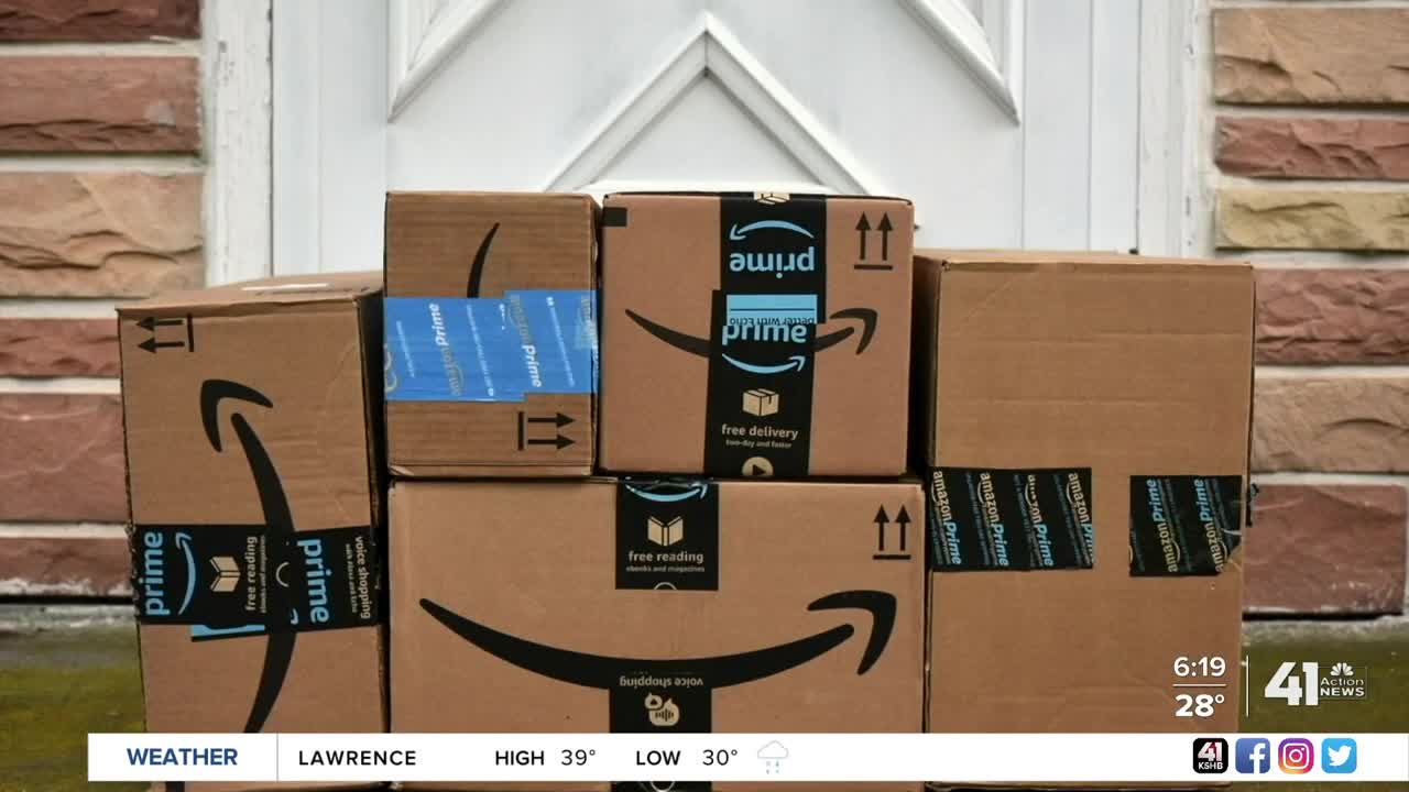 Amazon, Walmart expand holiday return options