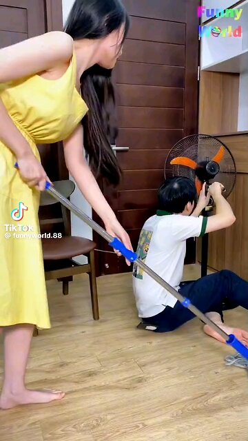 Hilarious Man Tricks His Wife and Leaves Her in Stitches! 😂"