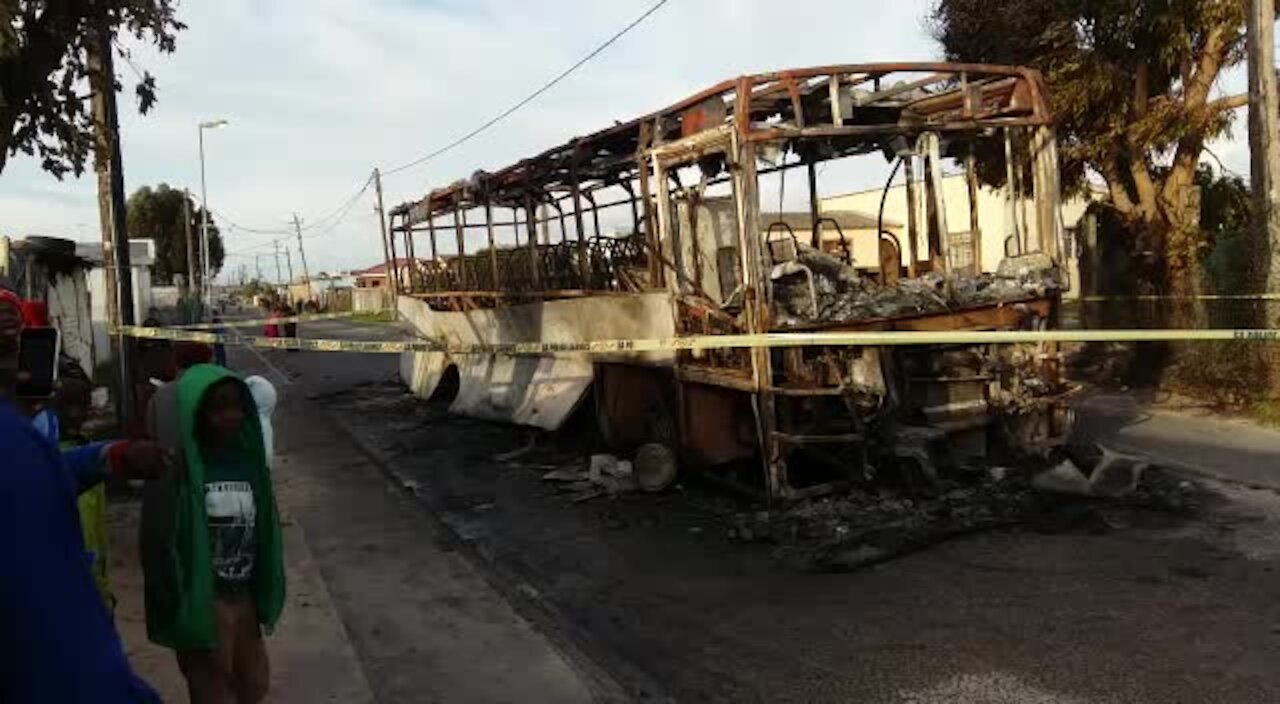 UPDATE 1 - Buses set alight ahead of taxi strike in Cape Town (qte)