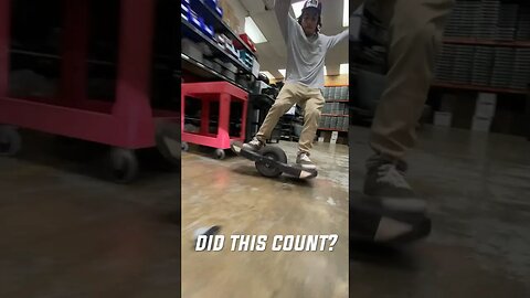 This electric skateboard is crazy!! #onewheel