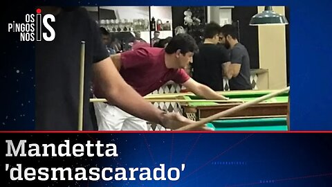 Mandetta é flagrado sem máscara jogando sinuca em bar