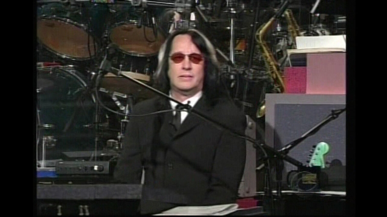 October 6, 2003 - Todd Rundgren Jokes & Plays Snippets of Hits with Late Night Band