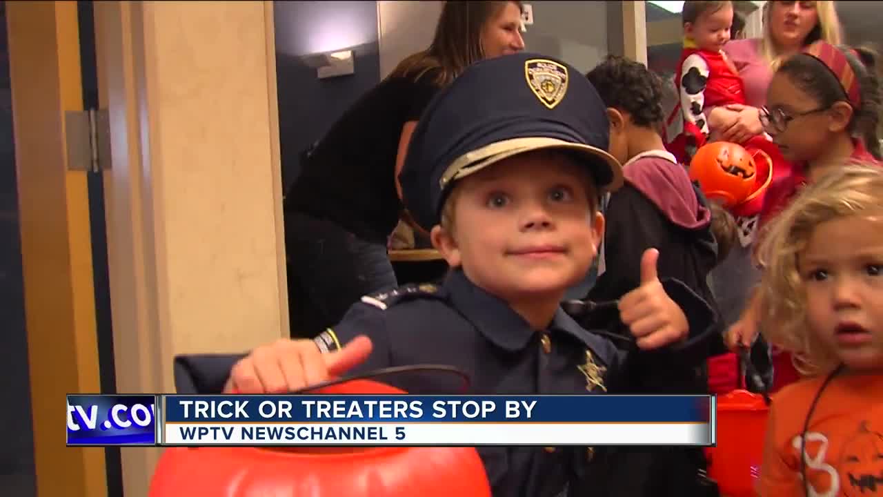 Trick or Treaters stop by at NewsChannel 5