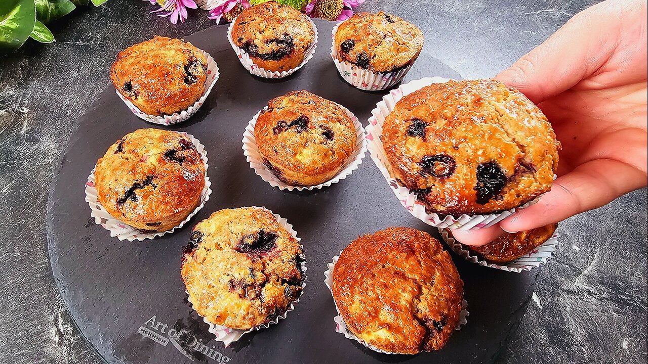 Guilt free diet muffins with oats, apple and blueberries! Healthy and easy muffins recipe!