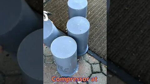 Demold concrete cylinder