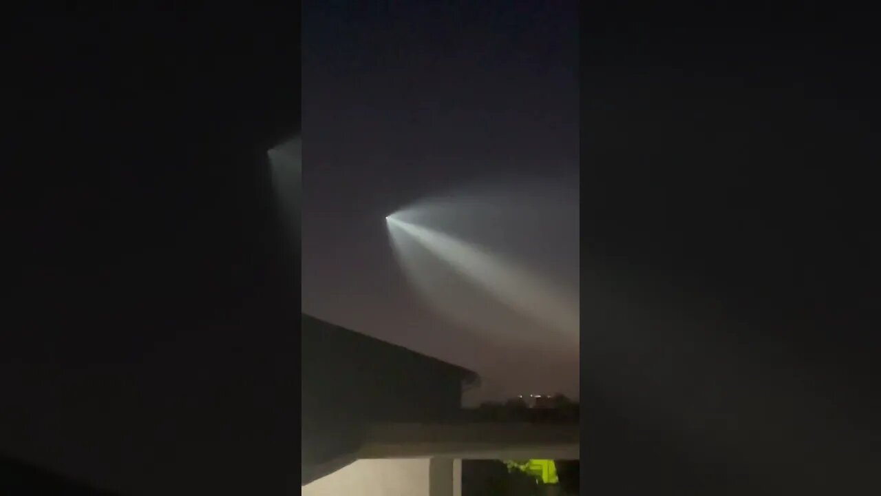 UFO? PROJECT BLUE BEAM? Aliens? Angelic? ELON? You Decide.