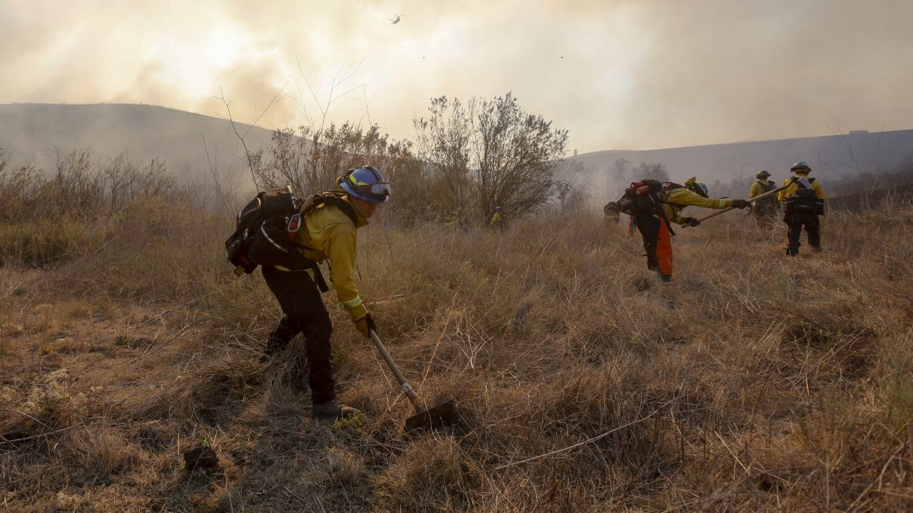 Crews Battle Southern California Wildfire