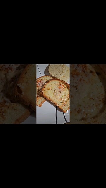 Delicious & quick eggs in a hole #eggsinahole #eggs #toast #breakfast #easybreakfast #delicious