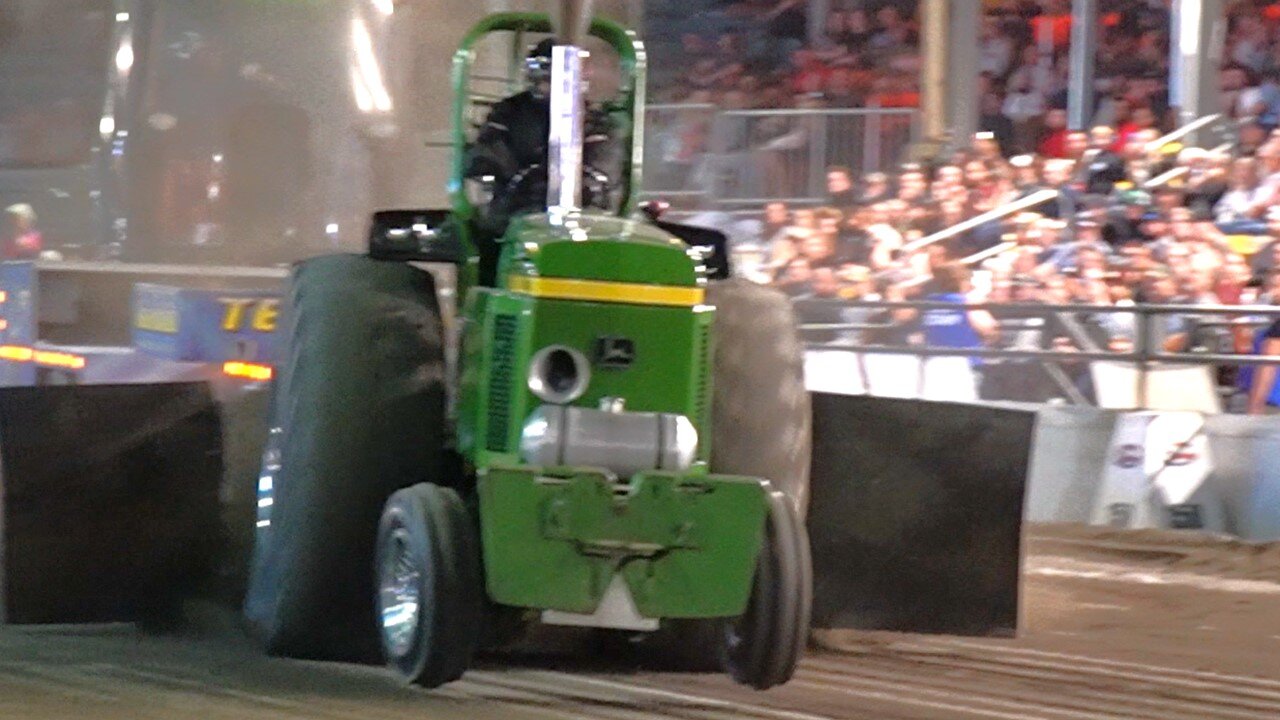 Hot Farm Tractor Pulling The Great Frederick Fair 2024