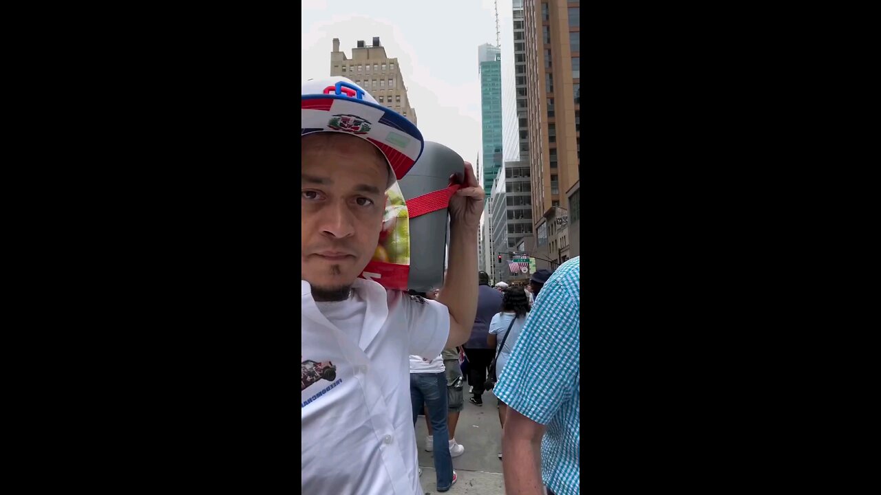 DOMINICANS FOR TRUMP IN NYC..MUST WATCH CHUCK SCHUMER CONFRONTED AND CALLED A SCUM BAG😭😭😭