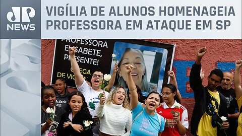 Alunos e pais prestam homenagem à professora morta em escola