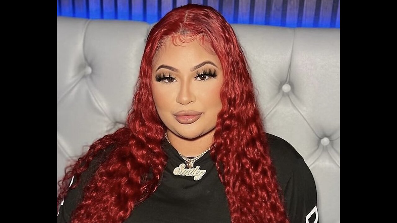 Smiley Just Be All In Zeus Bizness!! 😂😂 #baddiesmidwest #zeus