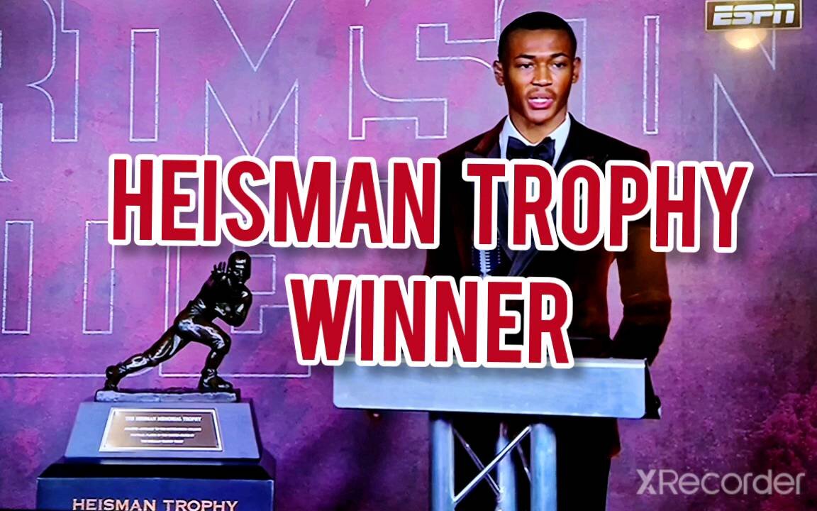 WIDEOUT SMITH OF ALABAMA WINS HEISMAN!