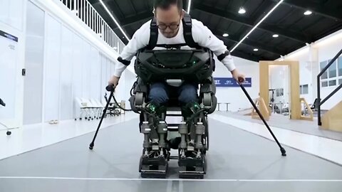 The 'iron man' exoskeleton helping paralyzed patients walk