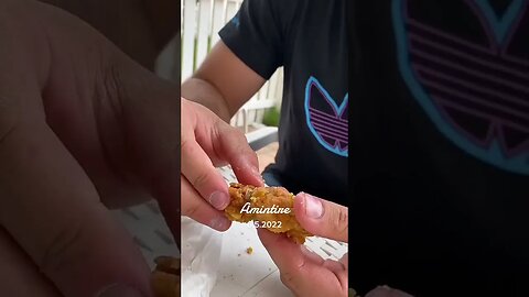 CUM SE MANANCA CORECT O ARIPIOARA #oguritamica #mancare #mancaciosul #food #romania