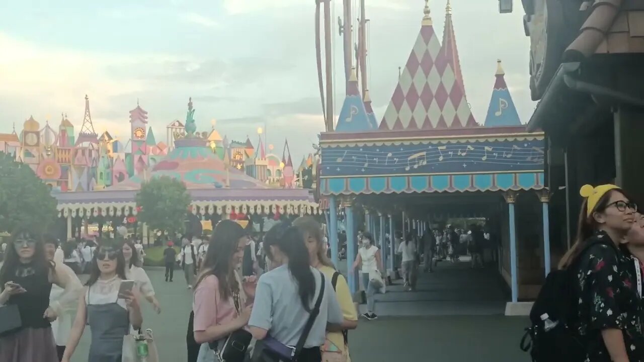 THEME PARK 2023 CLOSE AT 9PM