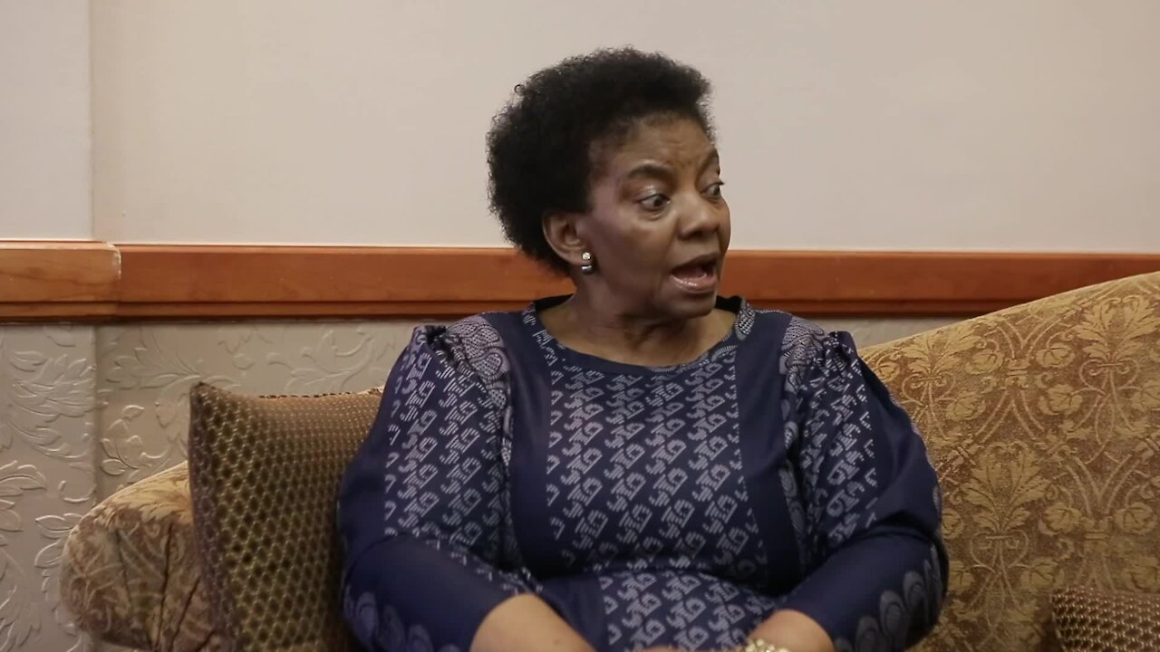 SOUTH AFRICA - Cape Town - Interview with the Minister of Human Settlements, Nomaindia Mfeketo (Video) (jBr)