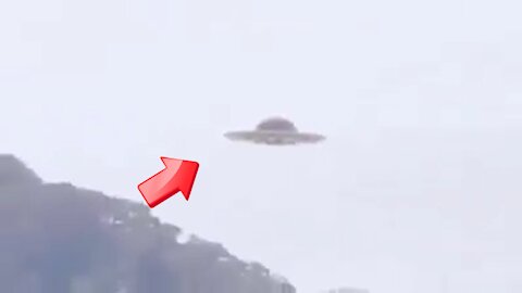 Witnessing a saucer-shaped UFO moving from one mountain to the next [Space]