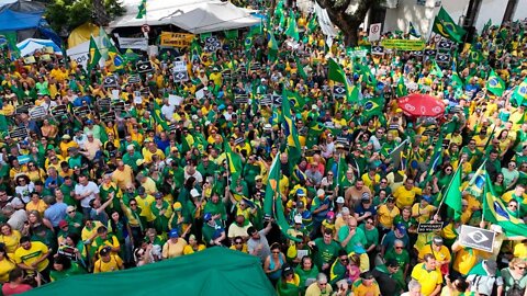 Manifestações democráticas em todo o País são ignoradas pela grande Imprensa