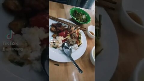 Little Eatery In Front Of Apartment... Pretty Good. !
