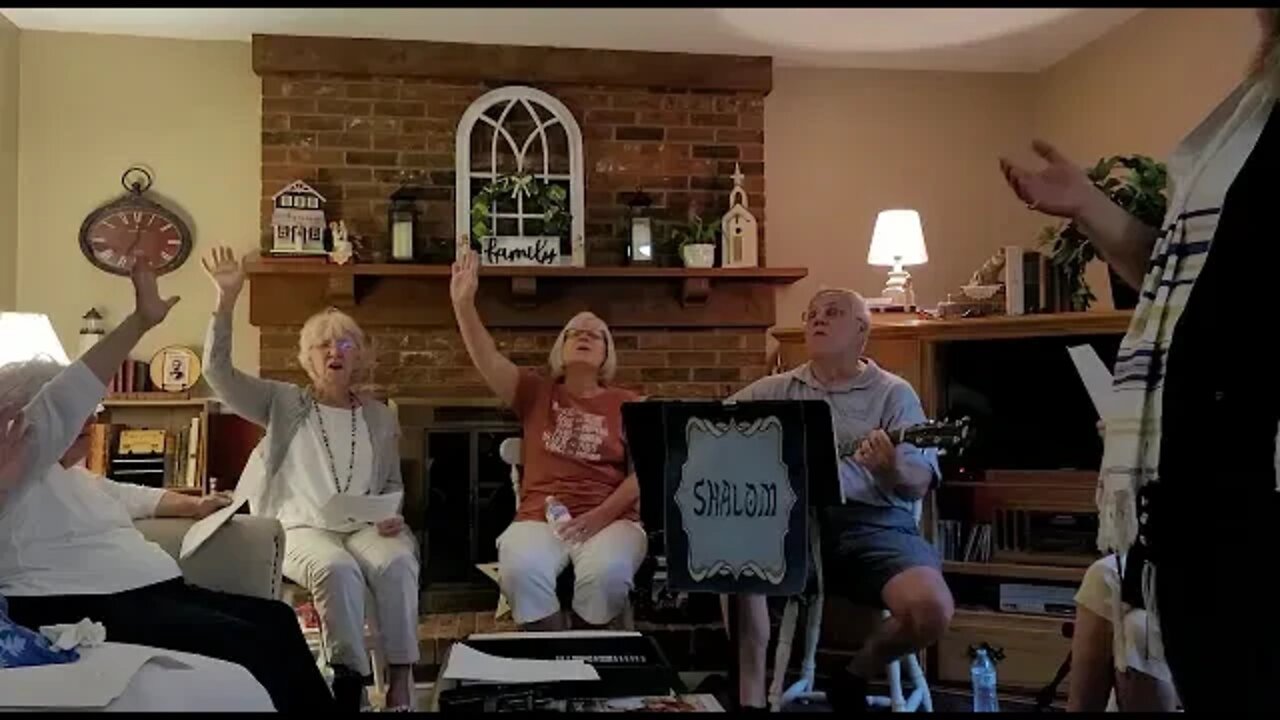 Be Glorified - worship time, Jesus, Martins/Petermans home group, Charlotte, North Carolina 07.29.22