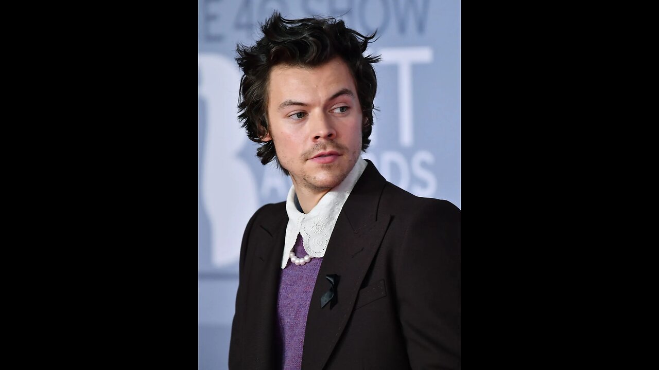 Slideshow tribute to Harry Styles.