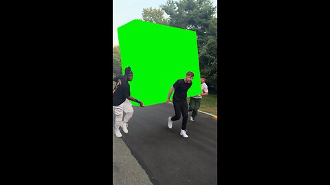 Giant Lunchly | Green Screen