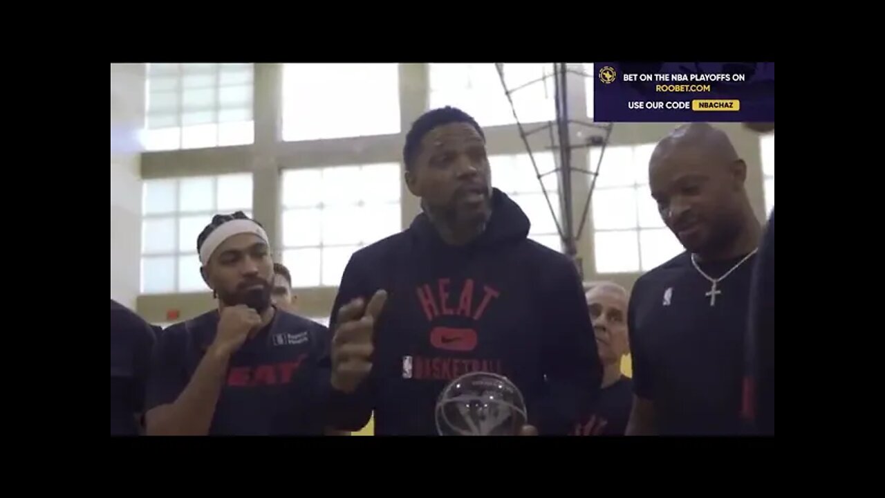 Udonis Haslem surprises Tyler Herro with 6th Man Of the Year award 🙌🏼