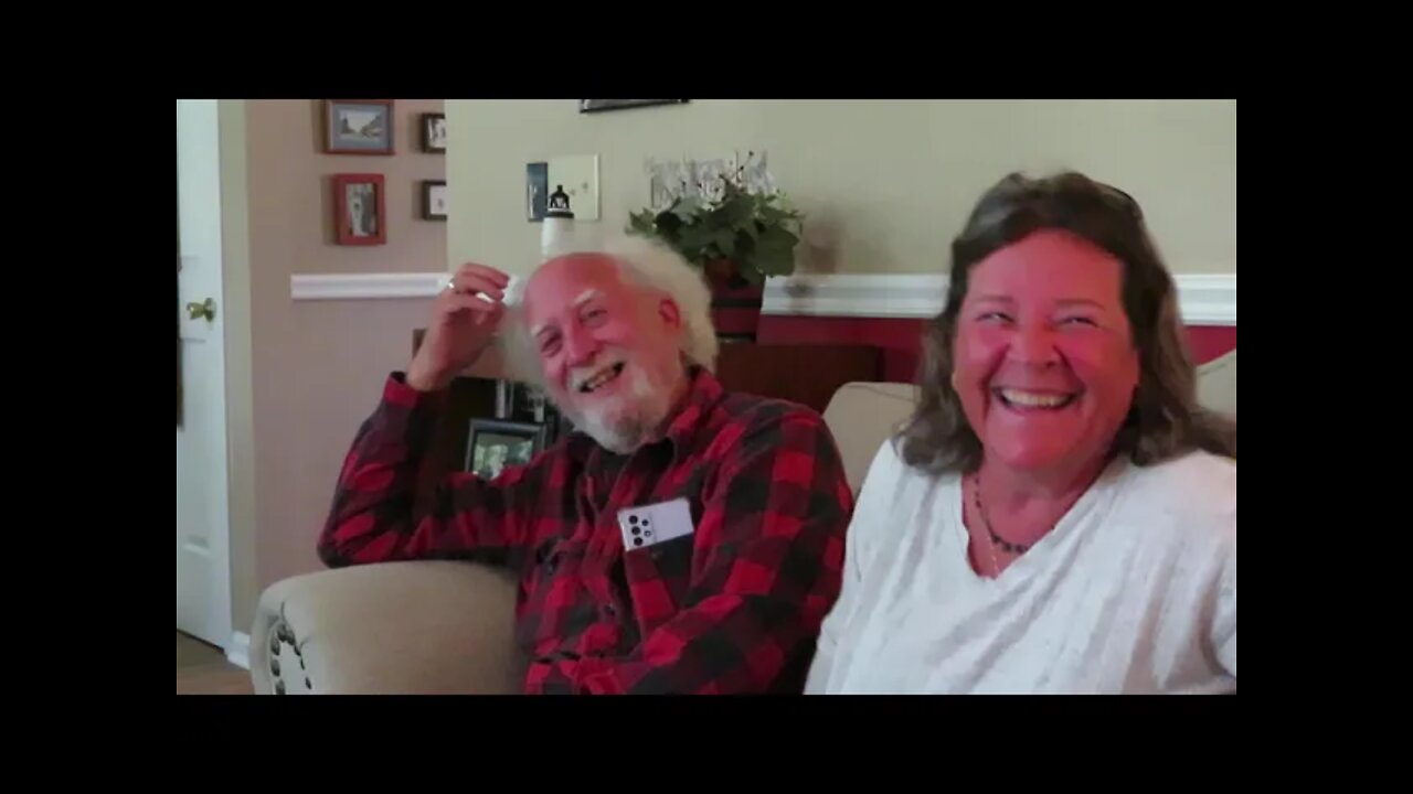 Larry & Bess Herzekow come to Charlotte from Israel (1 of 4))