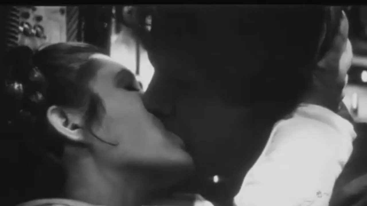 Star Wars Deleted Scenes | Han and Leia Alternate Kiss