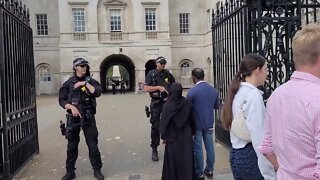 police stop jogger from entering horse Guards parade #horseguardsparade