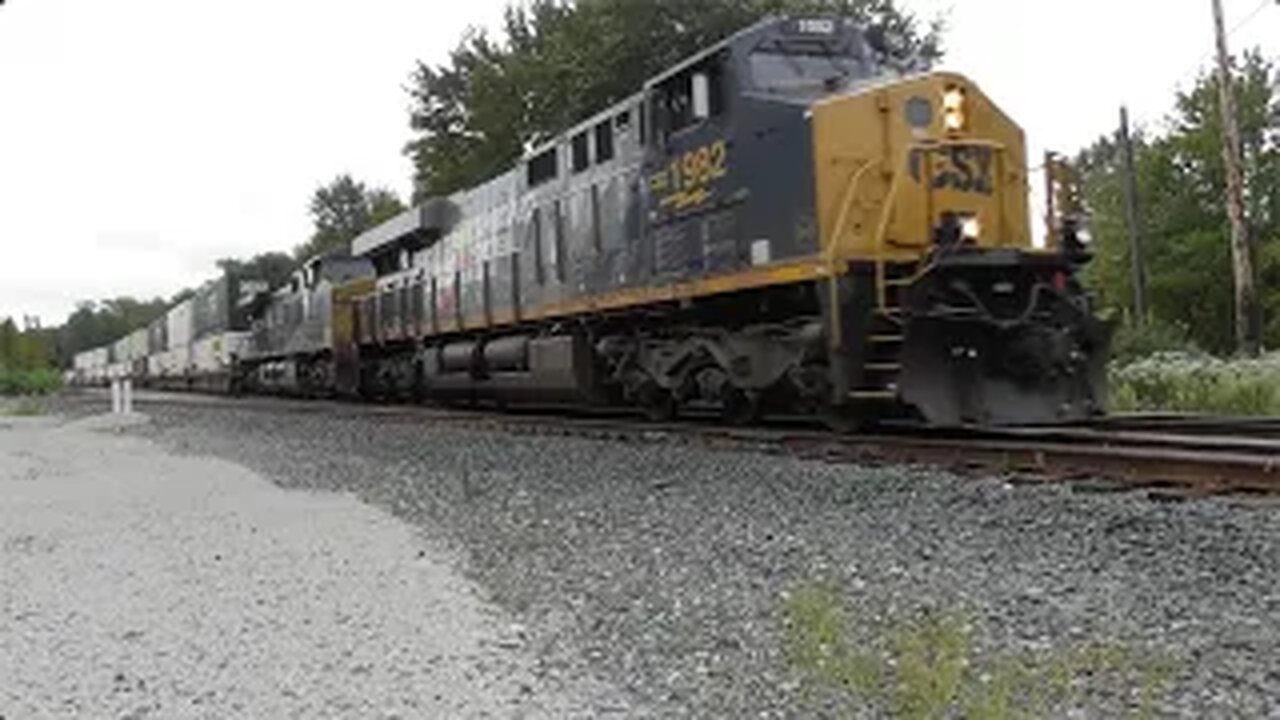 CSX 1982 Seaboard System Heritage Unit on I137 Intermodal Train from Lodi, Ohio 9/9/2023