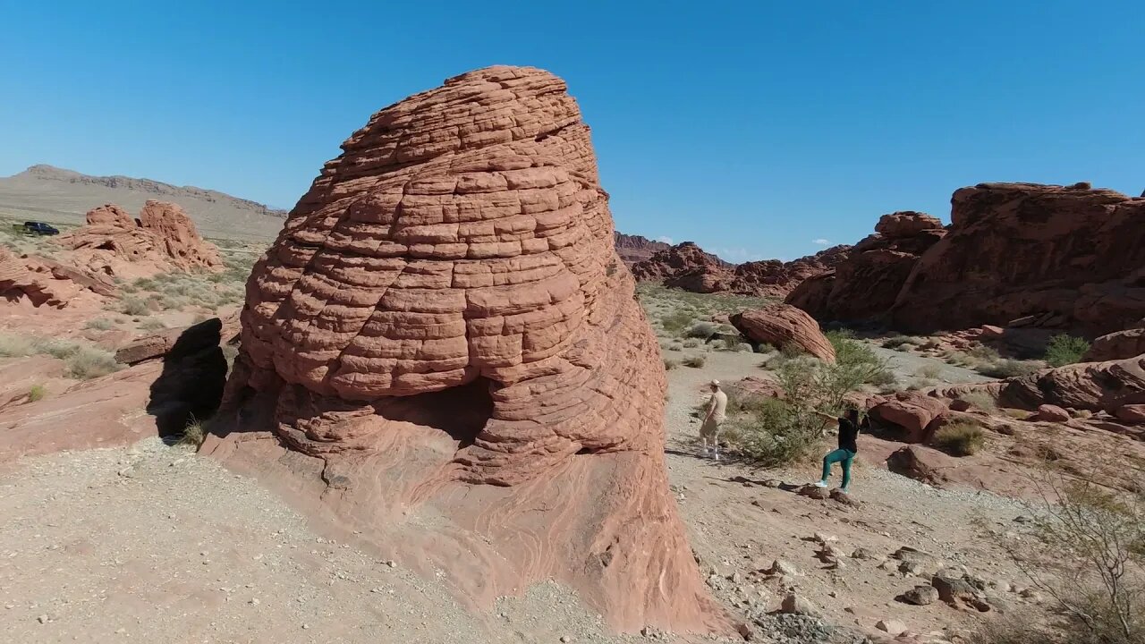 BEEHIVE, AMAZING NATURAL ROCK FORMATION AT VALLEY OF FIRE STATE PARK NEVADA