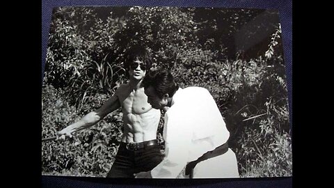 Cross kick Studio Films Bruce Lee Game of Death