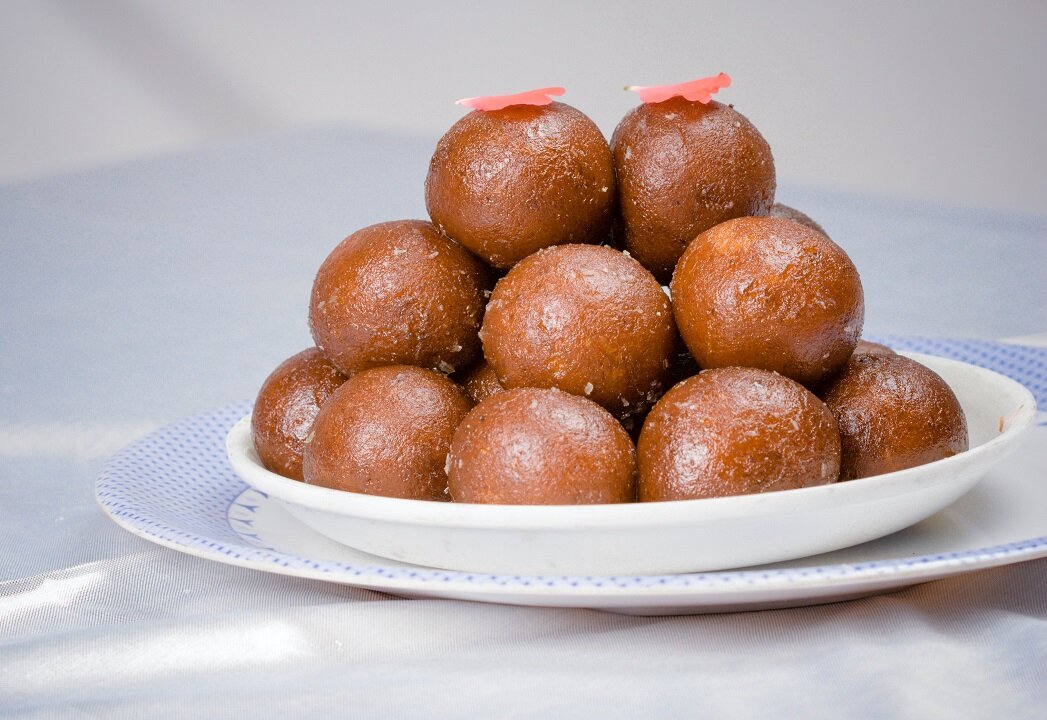 Gulab Jamun Recipe - Gulab Jamun Banane Ka Tarika - Home Made Gulab Jamun