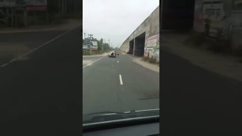 রাখে আল্লাহ মারে কে