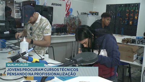 Qualificação: Jovens procuram Cursos Técnicos pensando na profissionalização.