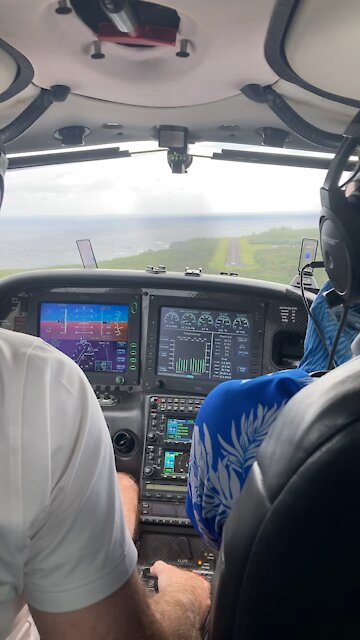 Landing in Hana, Maui - Hawaii