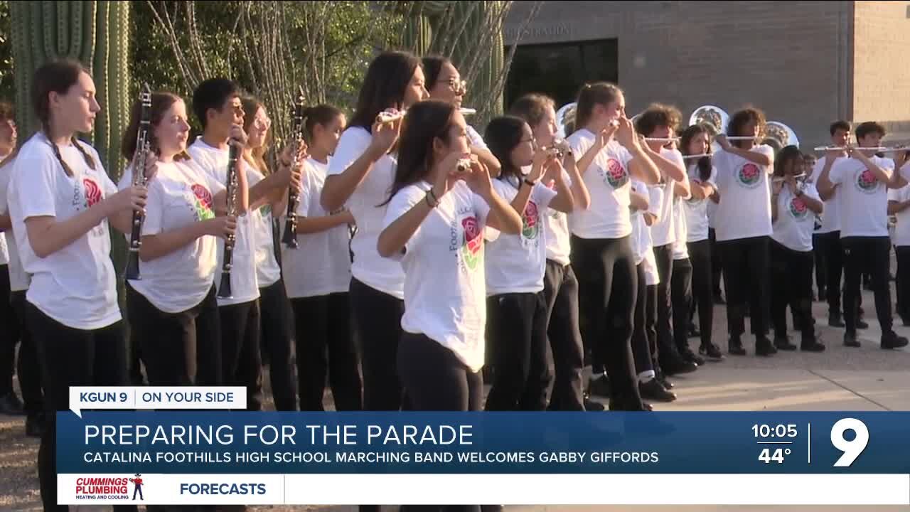 Gabby Giffords speaks to Catalina Foothills High School marching band