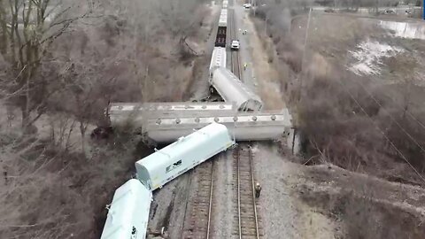 USA Otro tren de carga a descarrilado en Ohio