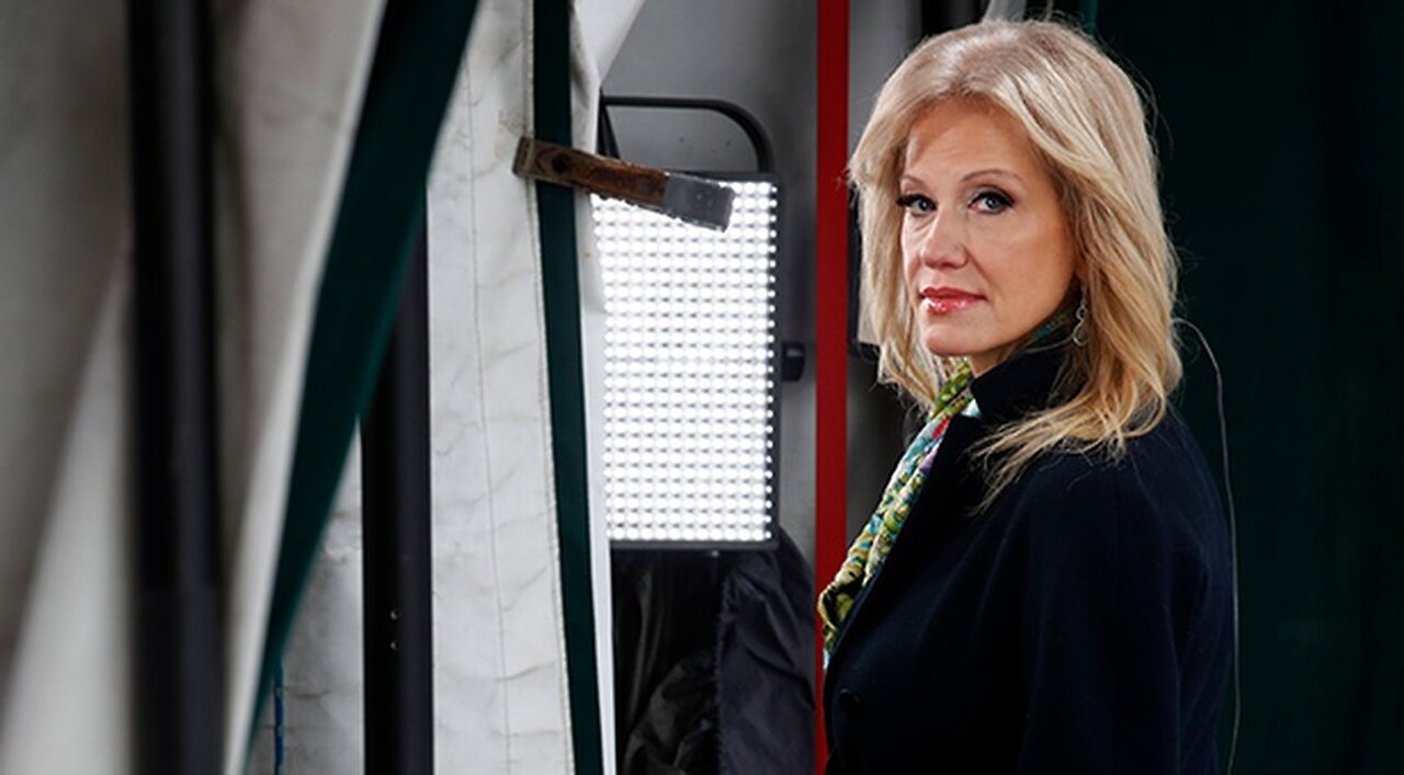 Kellyanne Conway's Dinner with Andrew Cuomo is Everything We Hate About Politics