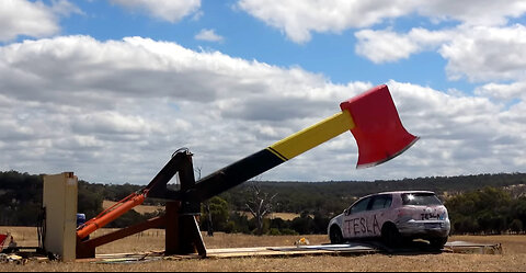 Can Giant Axe Chop a Car ??? 😮😮😮