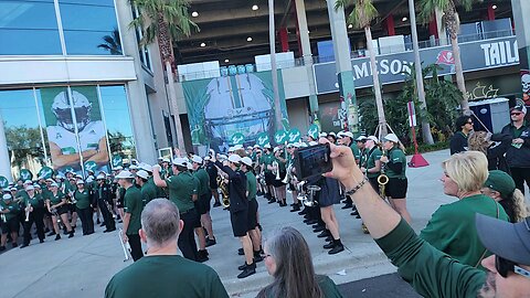 usf game with Julia, Derek and friends